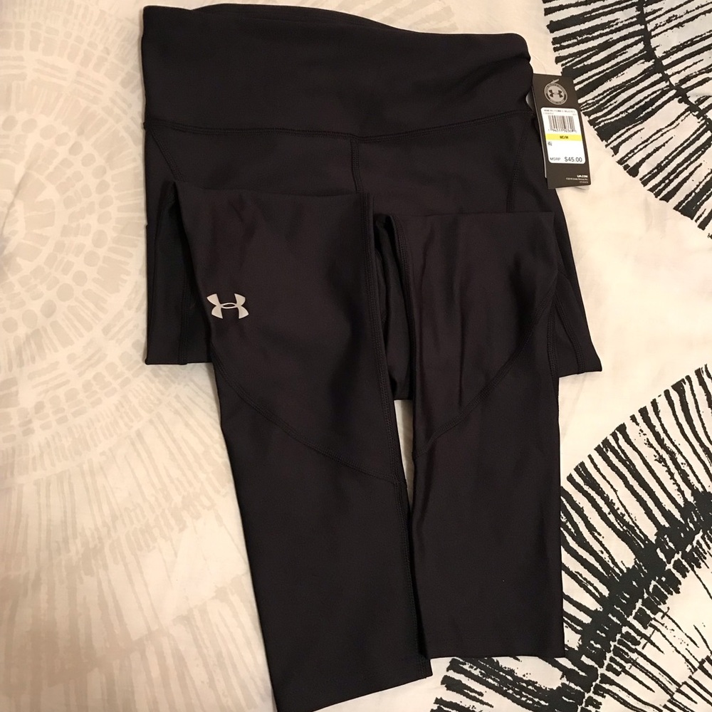 BNWT UNDER ARMOR 7/8 LEGGINGS W/ POCKET